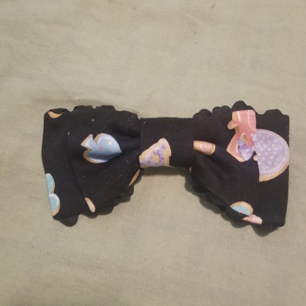 BTSSB detachable cookie print bow